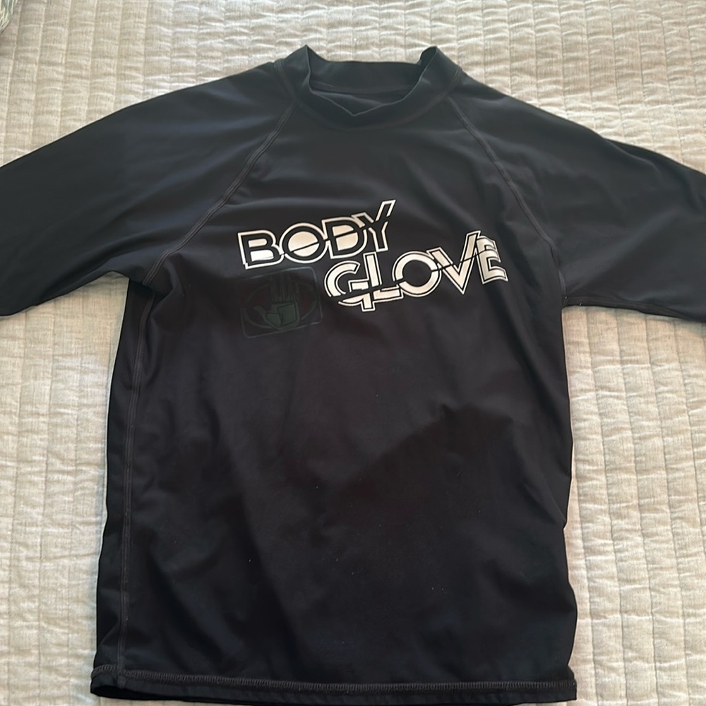 Body Glove Rash Guard/UV shirt size medium short sleeve